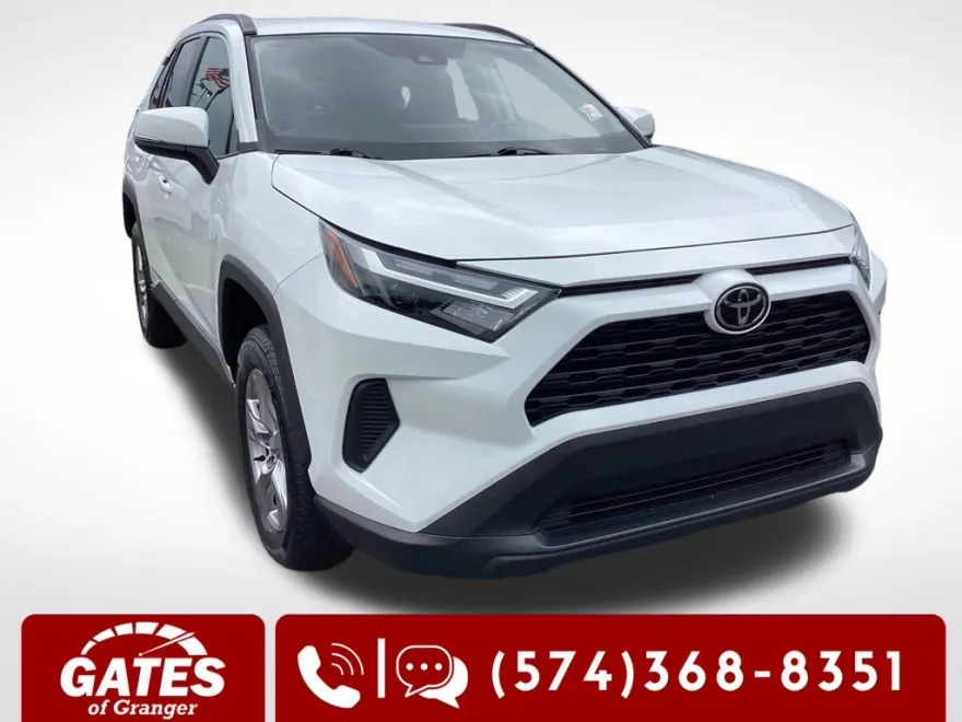 2022 Toyota RAV4 XLE photo 1