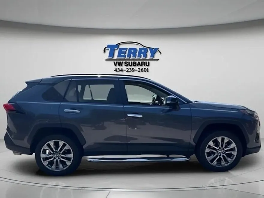 2022 Toyota RAV4 XLE Premium photo 1