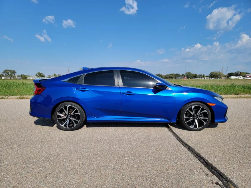 2017 Honda Civic Si photo 1