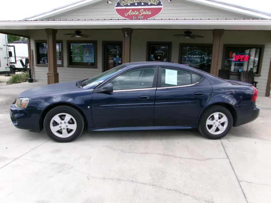 2008 Pontiac Grand Prix SD photo 1