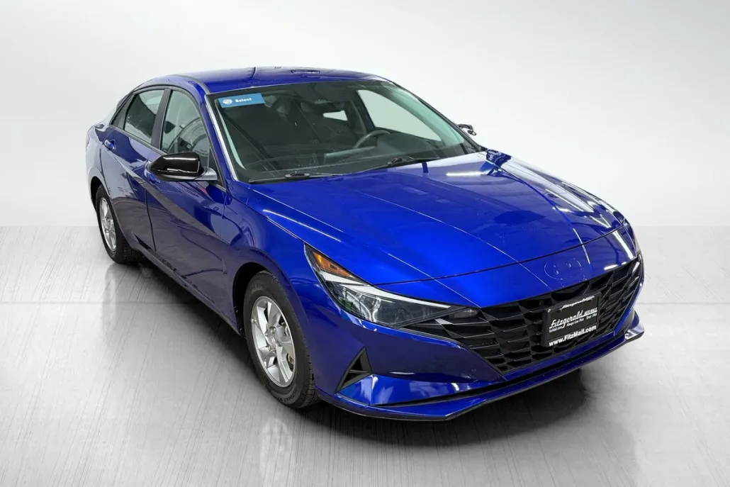 2022 Hyundai Elantra SE photo 1