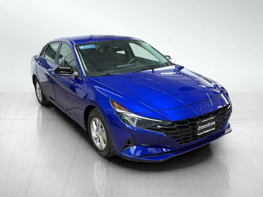 2022 Hyundai Elantra SE photo 1
