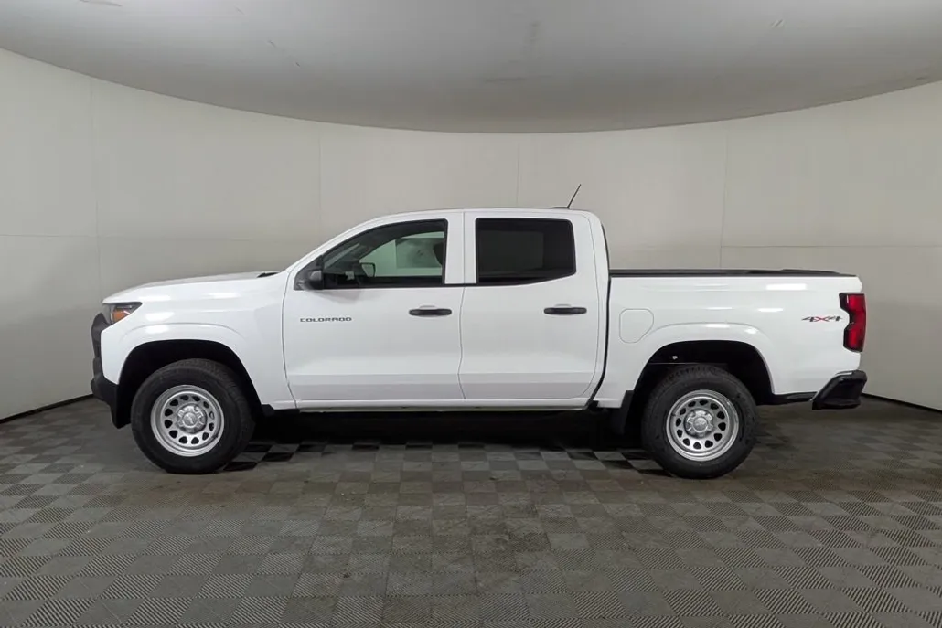 2025 Chevrolet Colorado LT photo 1