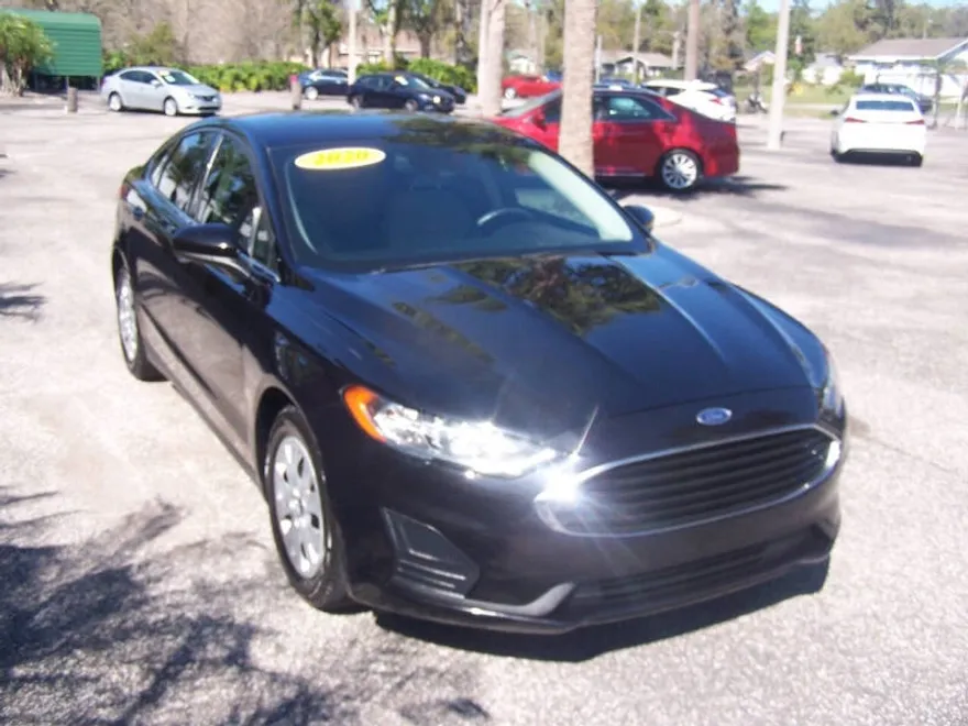 2020 Ford Fusion S photo 1