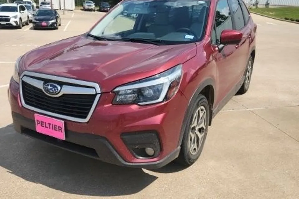 2021 Subaru Forester Premium photo 1