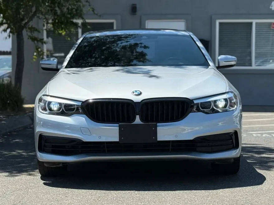 2019 Bmw 530e Sedan photo 1