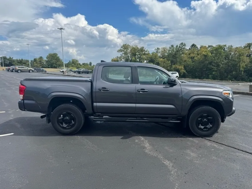 2017 Toyota Tacoma SR 4x4 Double Cab photo 1