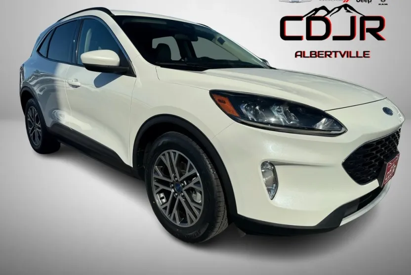 2020 Ford Escape SEL photo 1