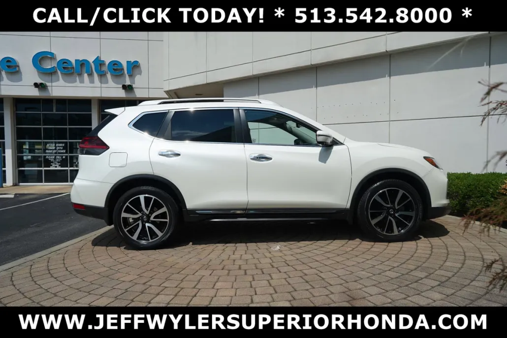 2020 Nissan Rogue SL photo 1