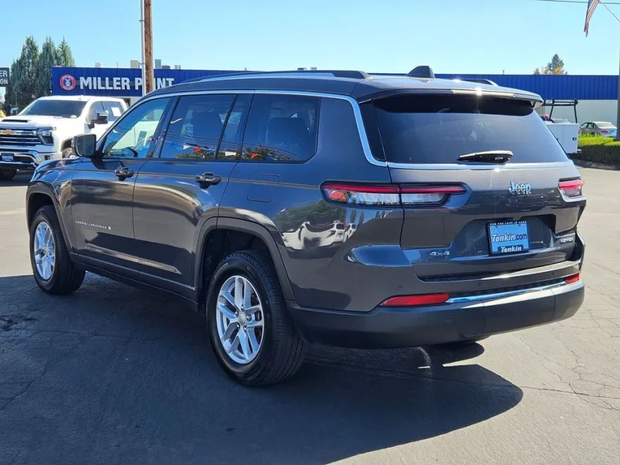2023 Jeep Grand Cherokee Laredo photo 1