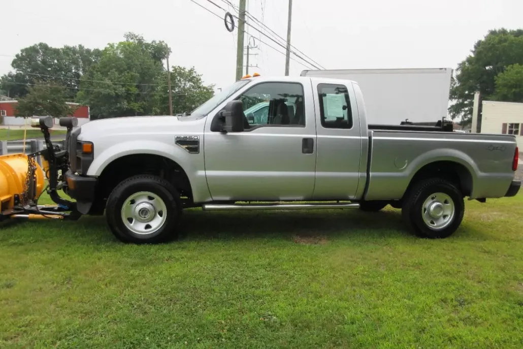 2010 Ford F-250 XL photo 1