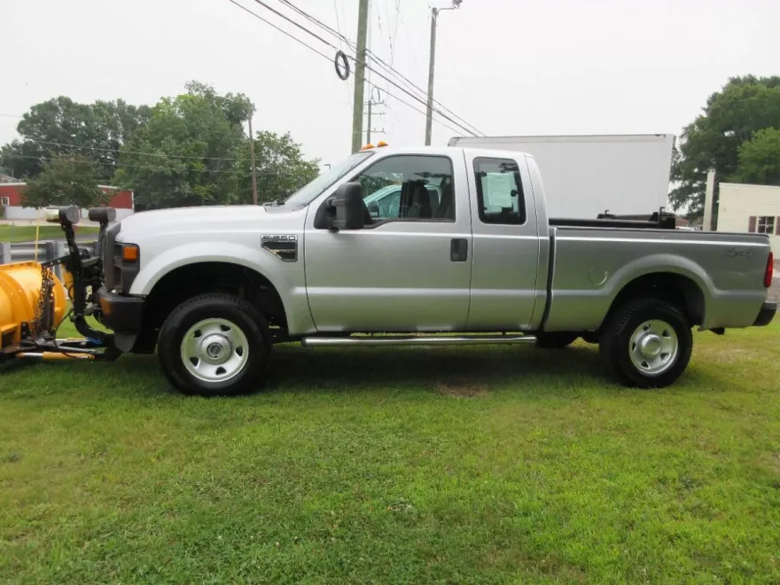 2010 Ford F-250 XL photo 1