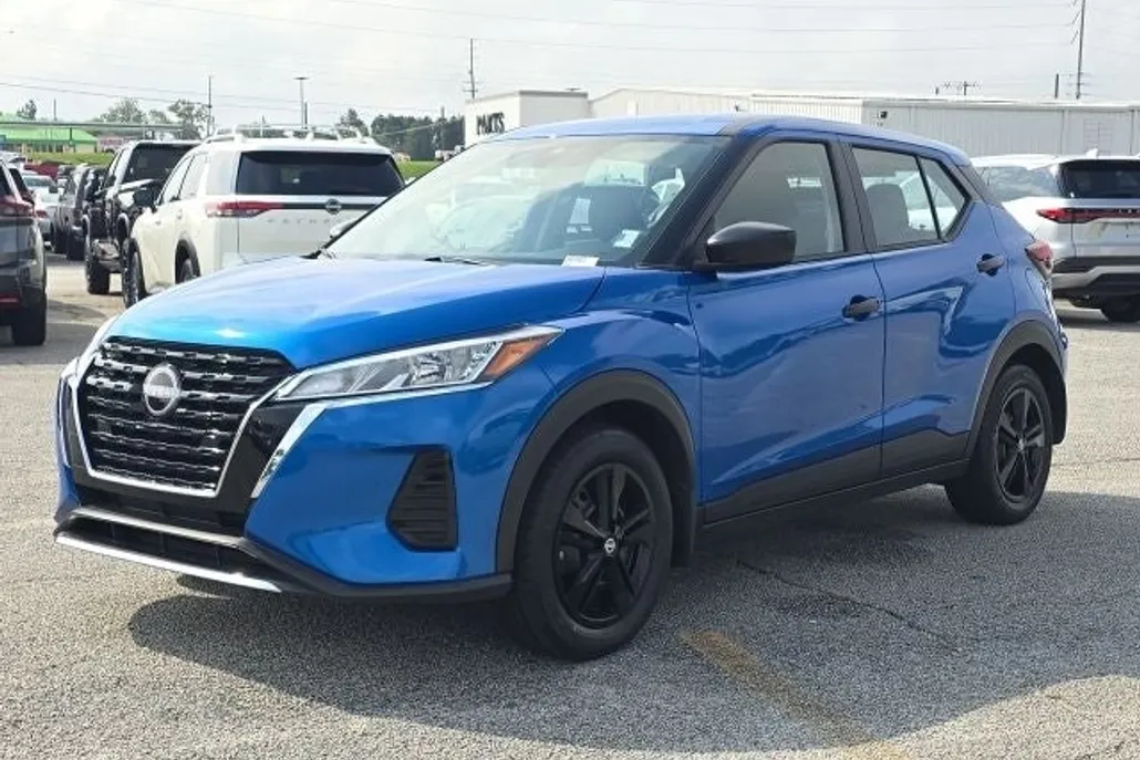 2024 Nissan Kicks S photo 1