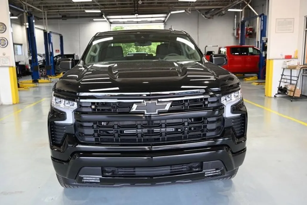 2026 Chevrolet Silverado 1500 RST photo 1