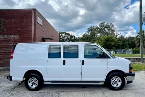 2017 Gmc Savana 2500 Cargo photo 3