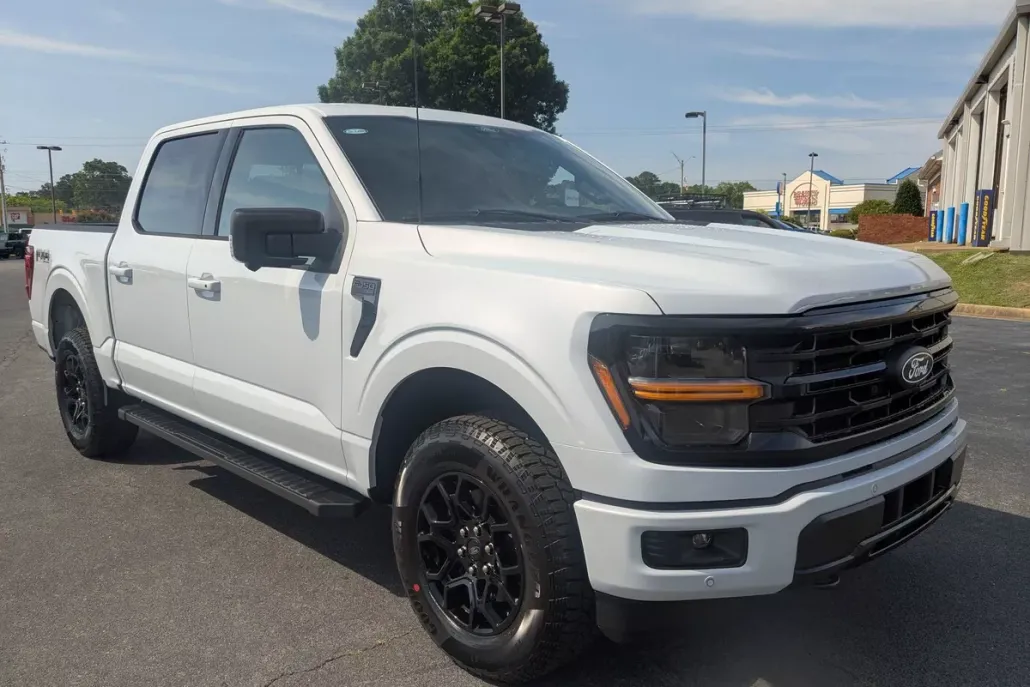 2025 Ford F-150 XLT photo 1