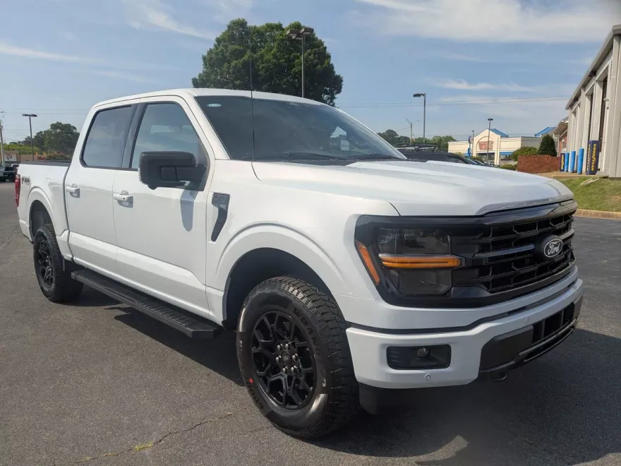 2025 Ford F-150 XLT photo 1