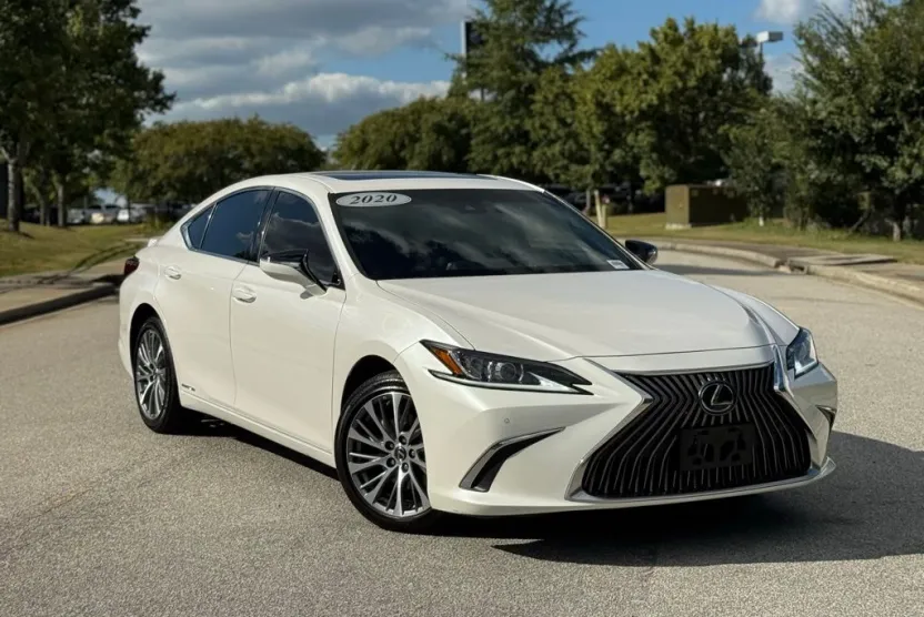 2020 Lexus ES 300h Premium photo 1