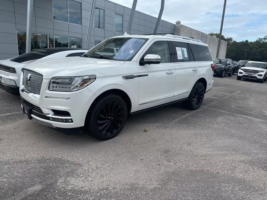2020 Lincoln Navigator Black Label photo 1