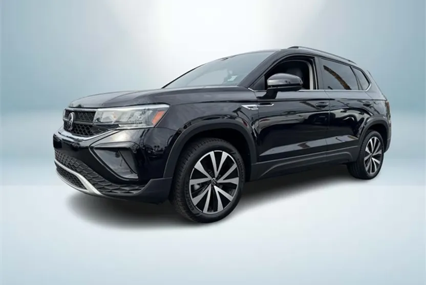 2022 Volkswagen Taos SE photo 1