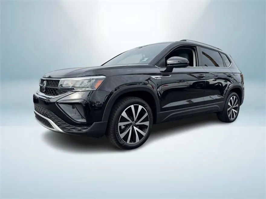 2022 Volkswagen Taos SE photo 1