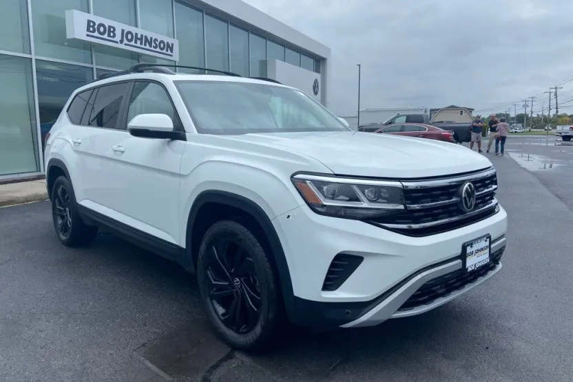 2022 Volkswagen Atlas SE Technology photo 1