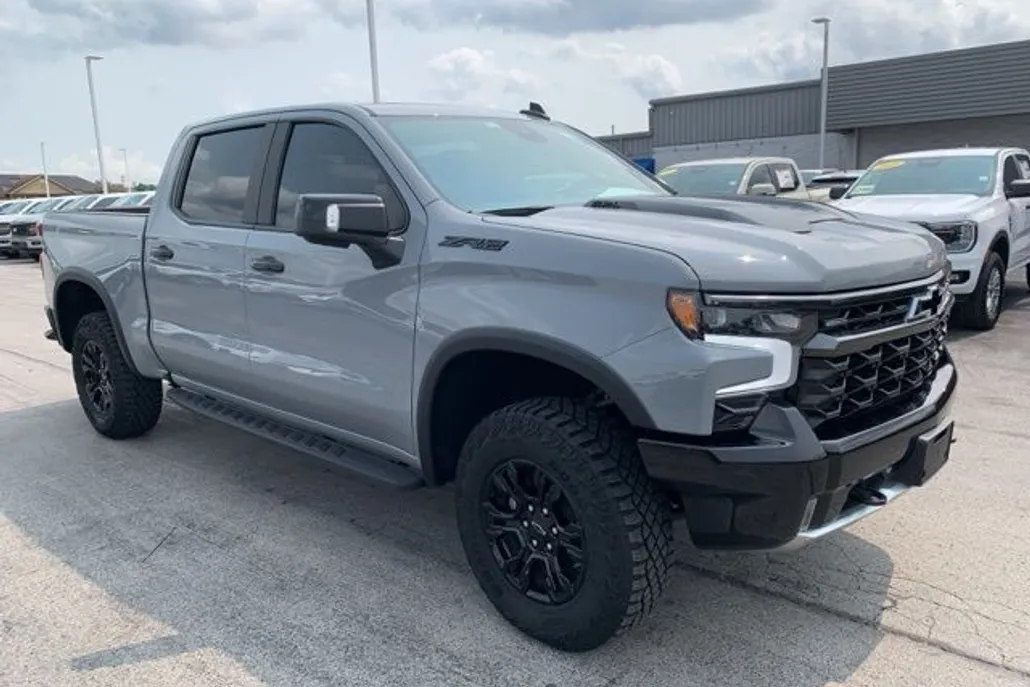2024 Chevrolet Silverado 1500 ZR2 photo 1