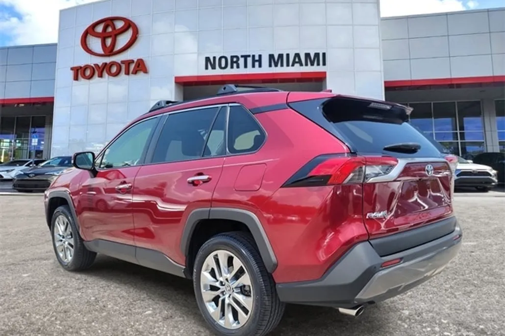 2020 Toyota RAV4 Limited photo 1