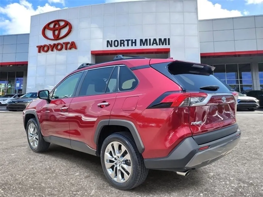 2020 Toyota RAV4 Limited photo 1