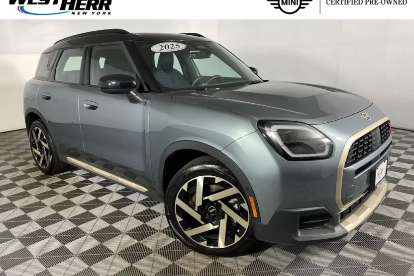2025 Mini Cooper S ALL4 photo 1