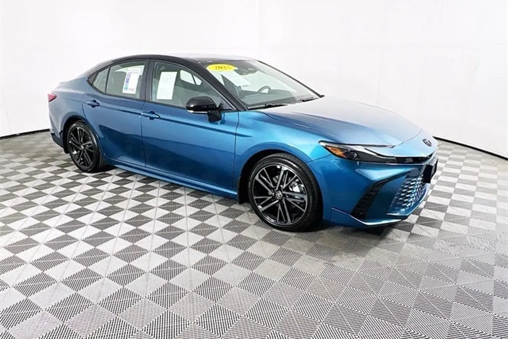 2025 Toyota Camry XSE photo 1