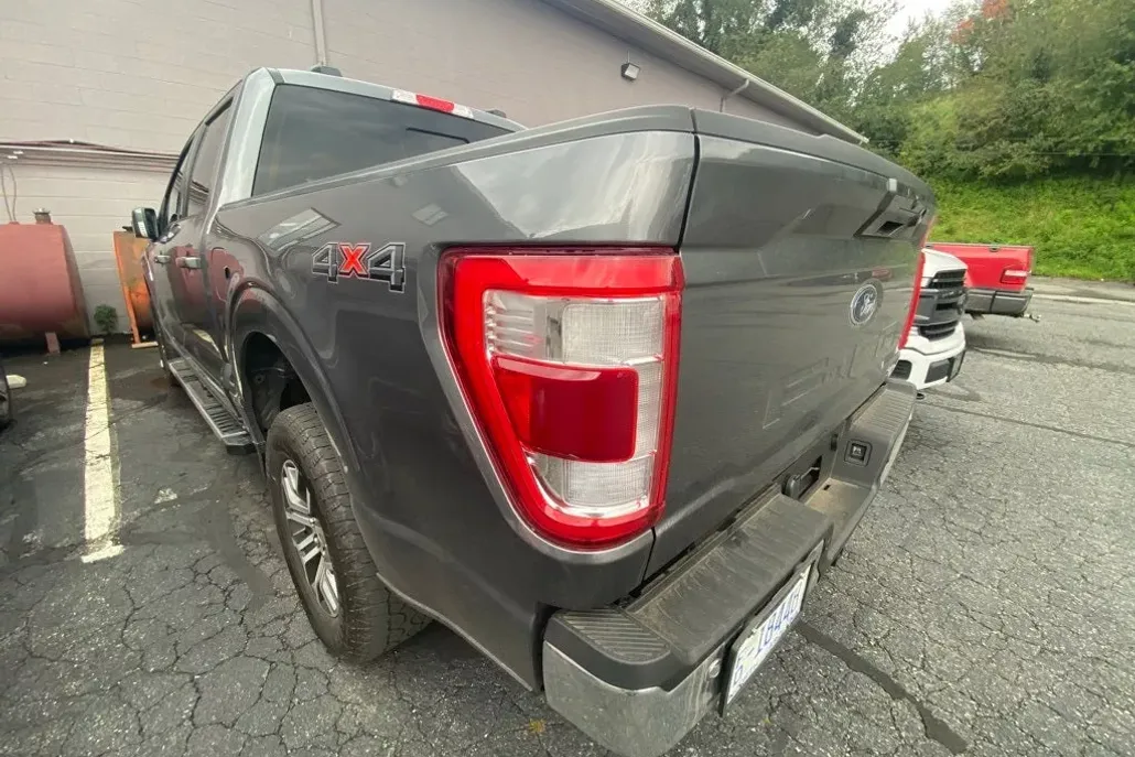 2022 Ford F-150 Lariat photo 1