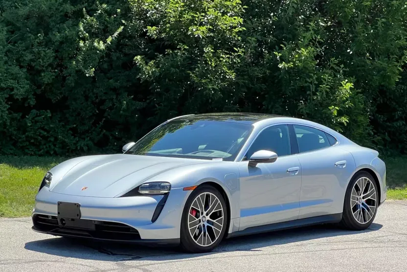 2022 Porsche Taycan 4S photo 1
