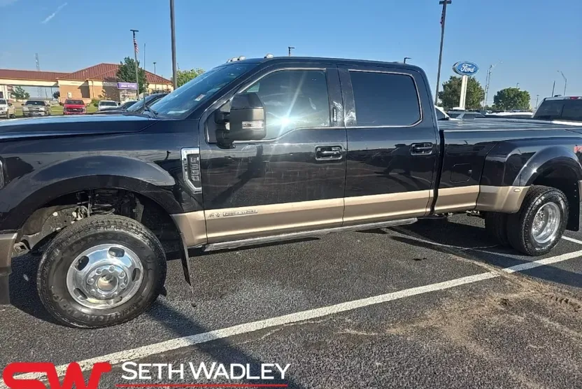 2022 Ford F-350 photo 1