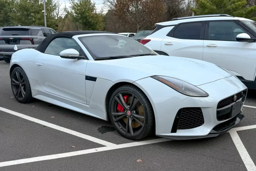 2017 Jaguar F-TYPE SVR photo 1