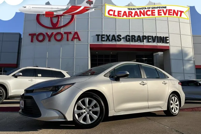 2024 Toyota Corolla LE photo 1