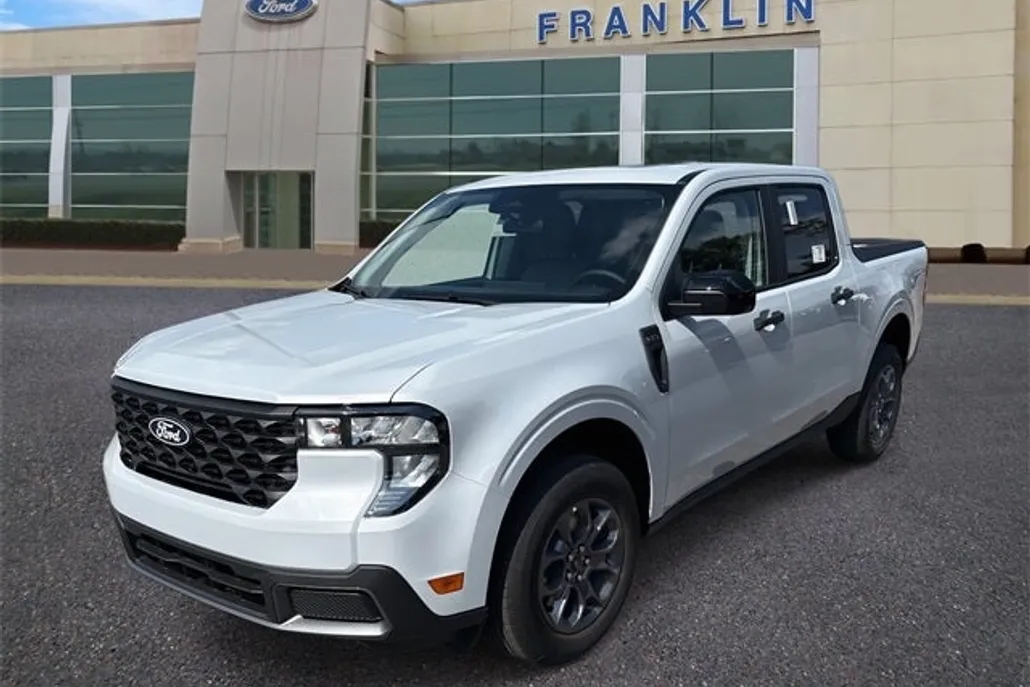 2025 Ford Maverick XLT photo 1