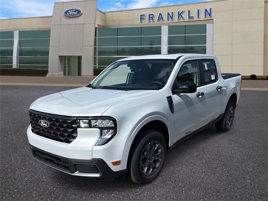 2025 Ford Maverick XLT photo 1