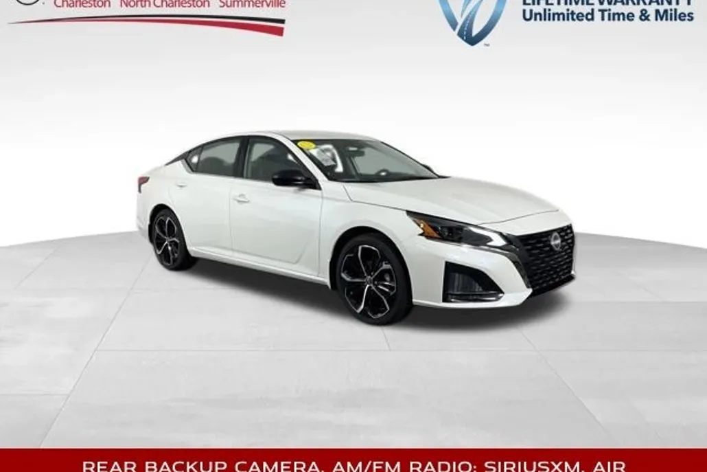 2025 Nissan Altima 2.5 SR photo 1