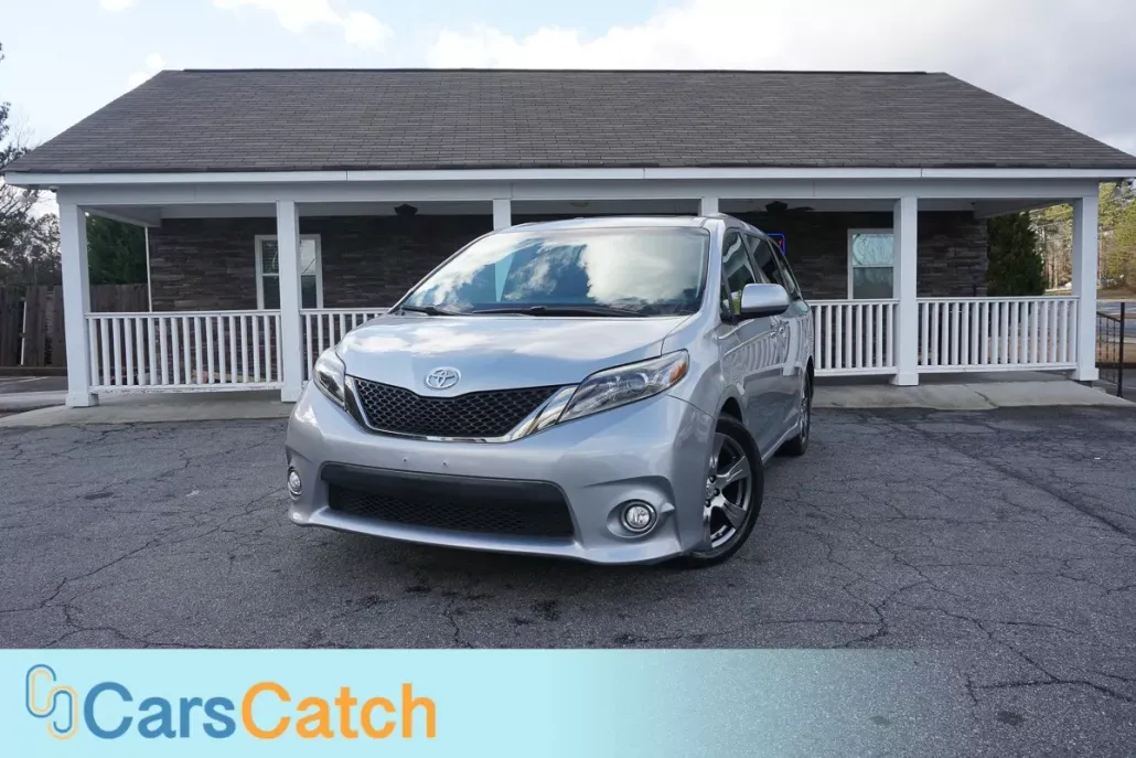 2017 Toyota Sienna SE photo 1
