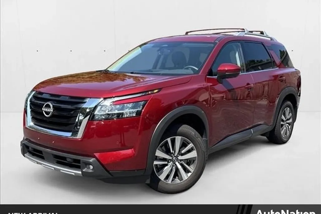 2023 Nissan Pathfinder SL photo 1