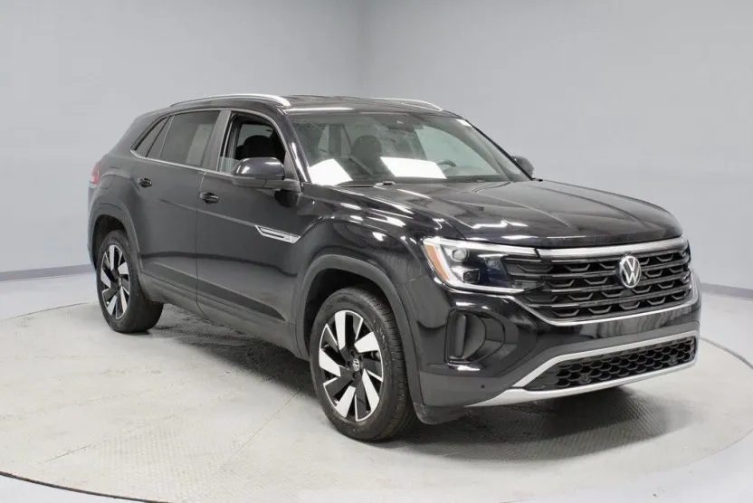 2025 Volkswagen Atlas Cross Sport SE Technology photo 1