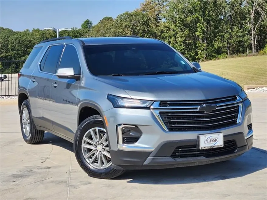 2023 Chevrolet Traverse Cloth photo 1