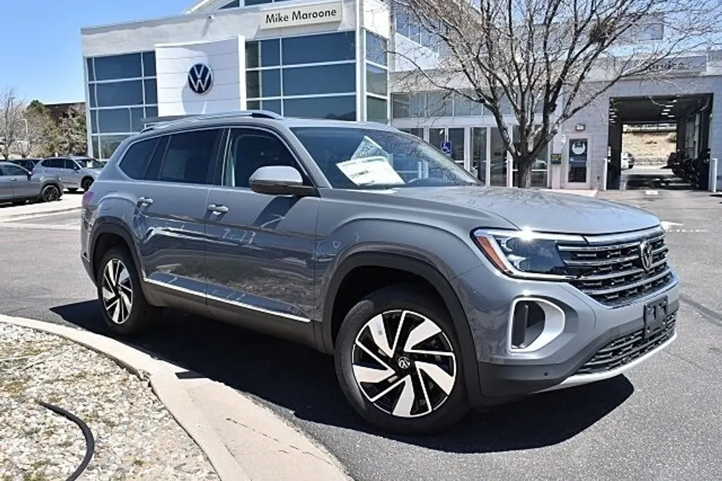 2025 Volkswagen Atlas SEL photo 1