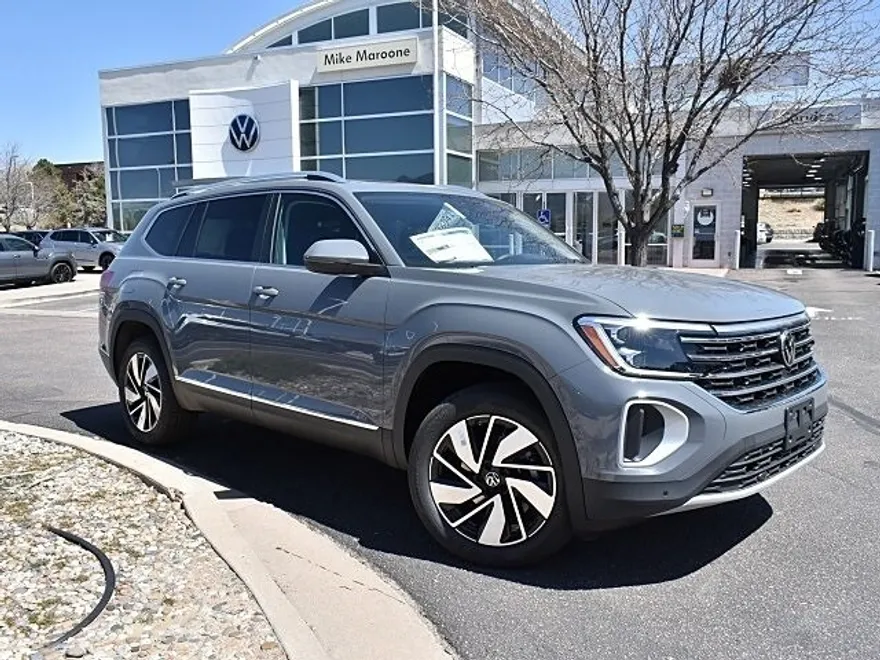 2025 Volkswagen Atlas SEL photo 1