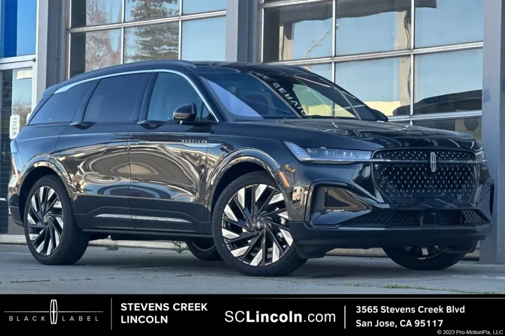 2024 Lincoln Nautilus Black Label photo 1