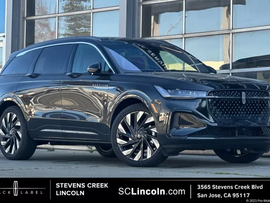 2024 Lincoln Nautilus Black Label photo 1