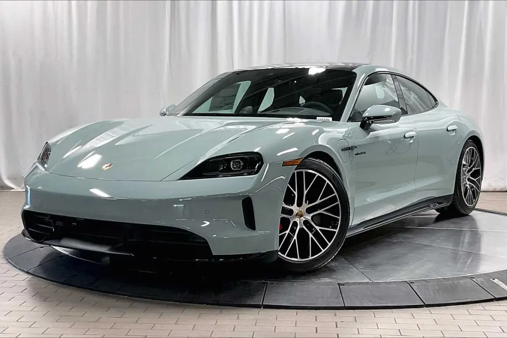 2025 Porsche Taycan GTS photo 1