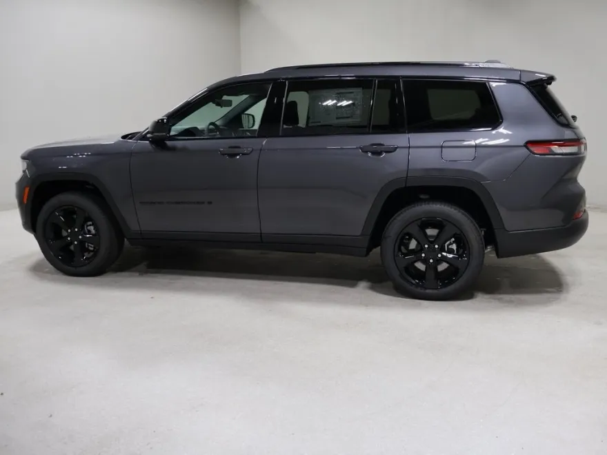 2025 Jeep Grand Cherokee Limited photo 1