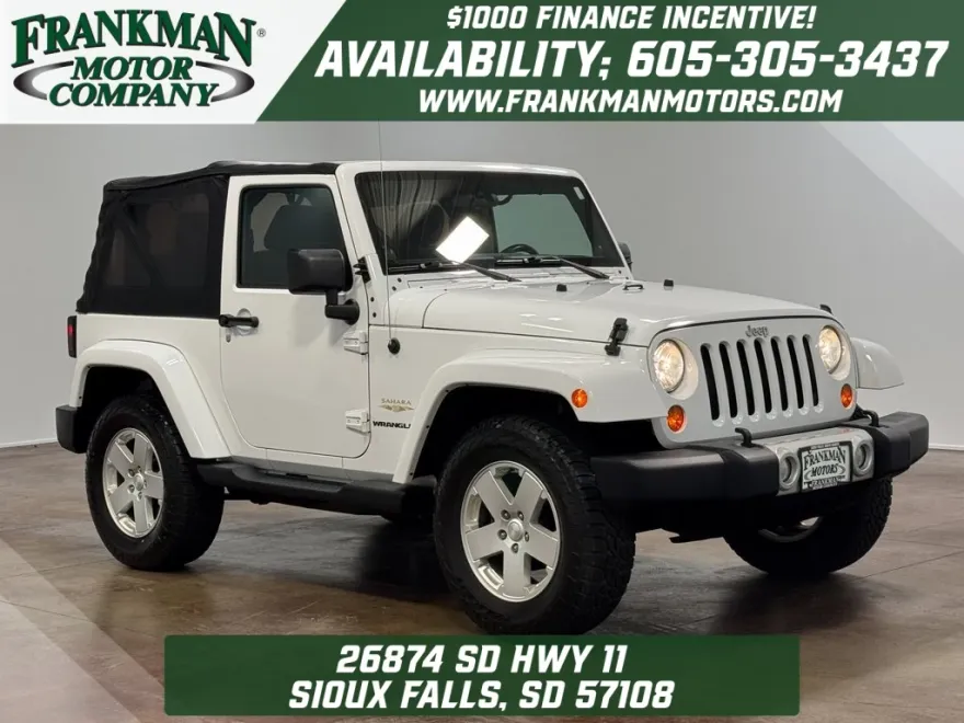 2012 Jeep Wrangler Sahara photo 1